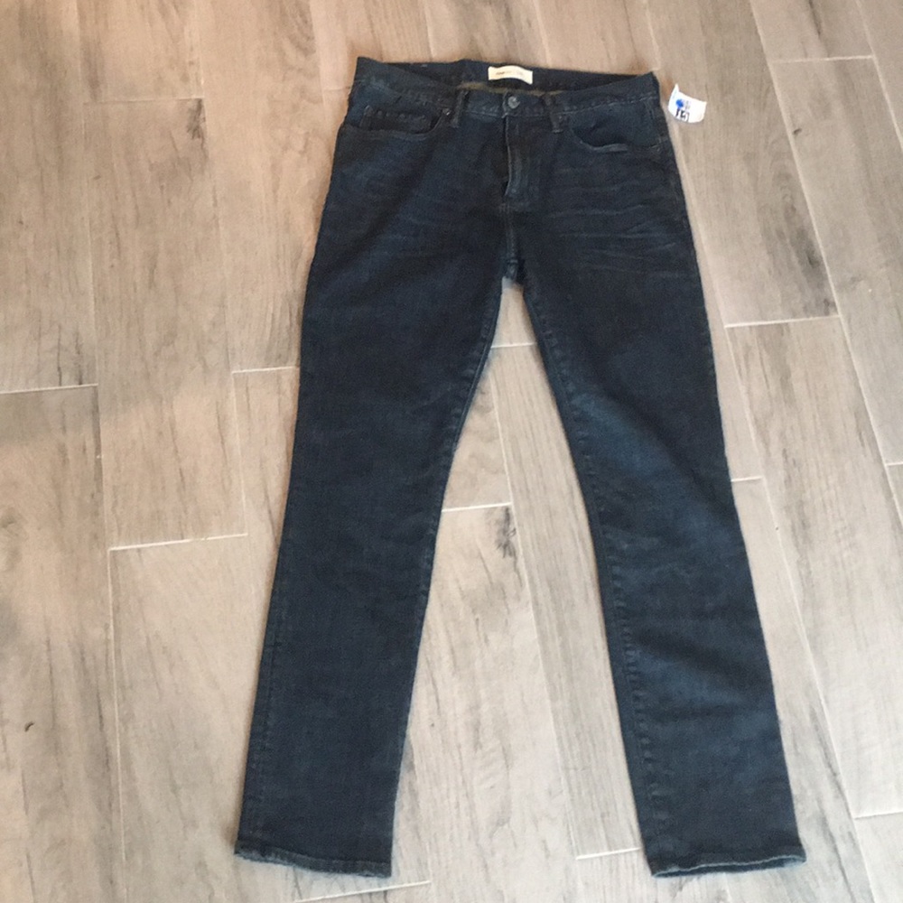 Gap 31x30 skinny dark wash. New. Never worn